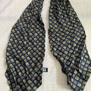 Brooks Brothers Silk Ascot tie with Navy & Olive Geometric Medallions